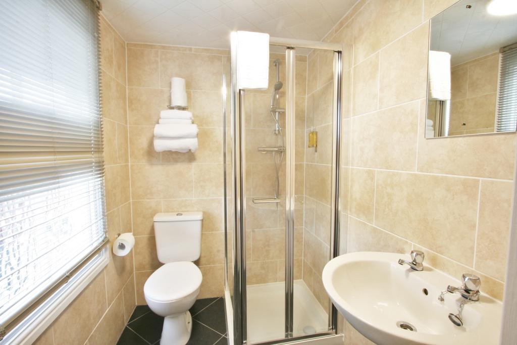 Central Hotel Cheltenham By Roomsbooked Exterior foto