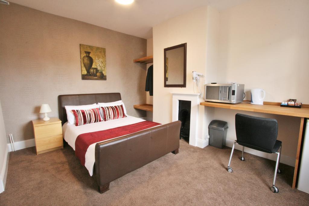 Central Hotel Cheltenham By Roomsbooked Exterior foto
