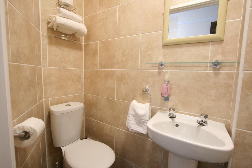 Central Hotel Cheltenham By Roomsbooked Exterior foto